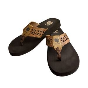 Yellow Box Damara Sandals Womens 7 Brown Leather Flower Die Cut Straps